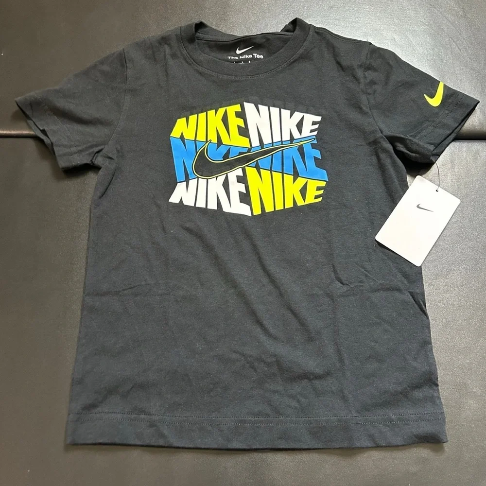 NWT Nike Jogger & Tee Set Boys Size 7